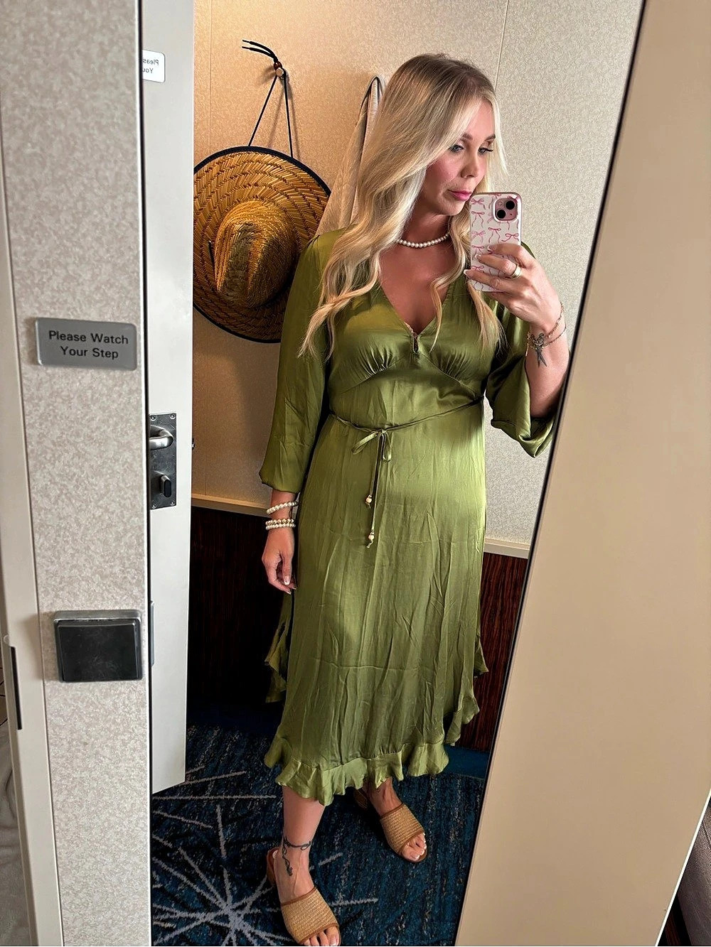 OLIVACEOUS Olive Maxi Dress Size Large